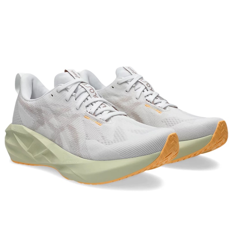 Jual Sepatu Lari Asics Novablast 5 Standard White - Fawn Original 1011B974.101 - hoopspoint.com
