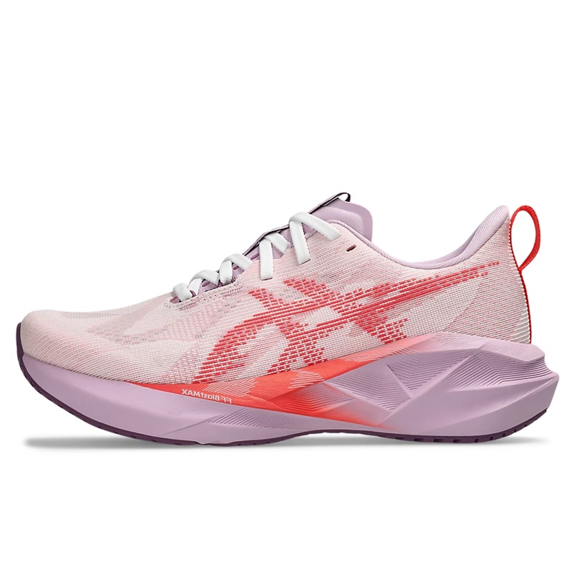 Jual Sepatu Lari Wanita Asics Wmns Novablast 5 Wide White Coral Reef Original 1012B766.101 - hoopspoint.com