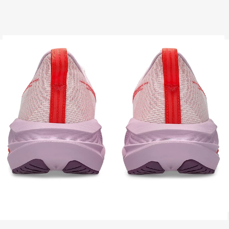 Jual Sepatu Lari Wanita Asics Wmns Novablast 5 Wide White Coral Reef Original 1012B766.101 - hoopspoint.com