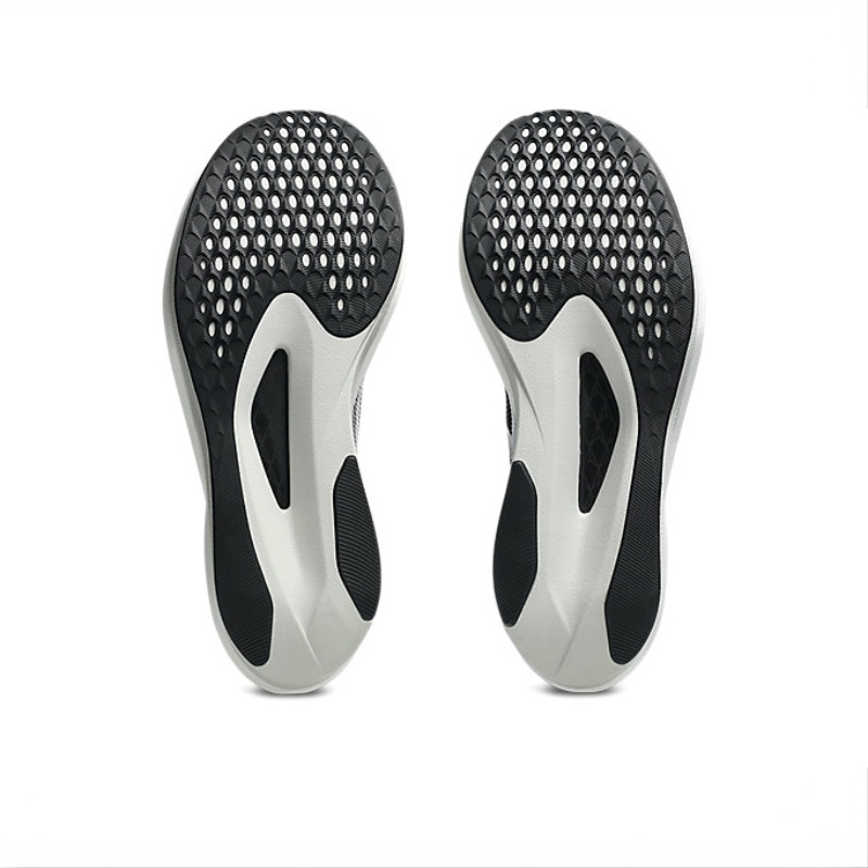 Jual Sepatu Lari Asics Magic Speed 5 Black-White Original 1013A183.001 - hoopspoint.com