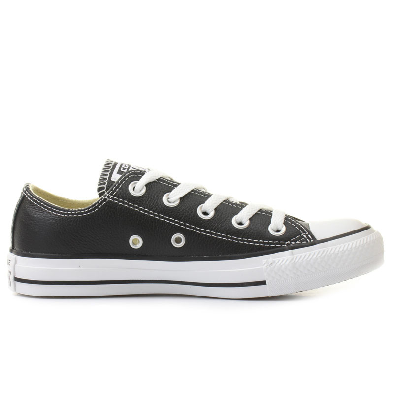 Jual Sepatu Sneakers Converse Chuck Taylor All Star Leather Low Black Original 132174C - hoopspoint.com