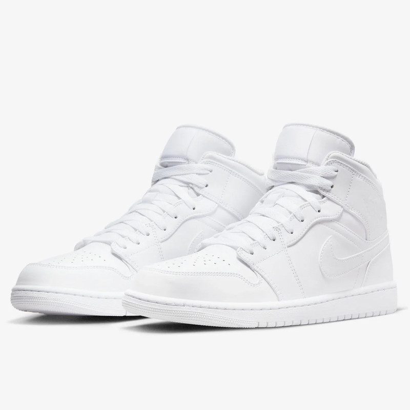 Jual Sepatu Sneakers Air Jordan Aj 1 Mid Triple White Original 554724-136 - hoopspoint.com