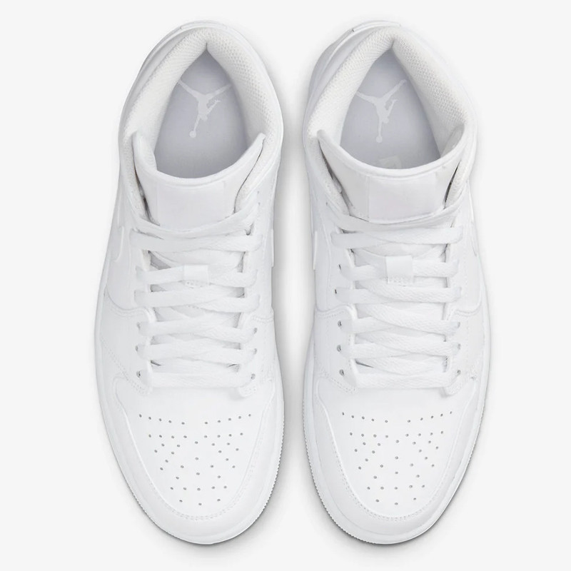 Jual Sepatu Sneakers Air Jordan Aj 1 Mid Triple White Original 554724-136 - hoopspoint.com