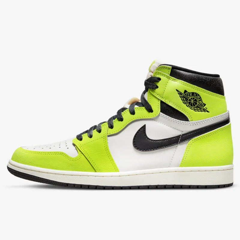 Jual Sepatu Sneakers Air Jordan Aj 1 Retro High Og Volt Original 555088-702 - hoopspoint.com