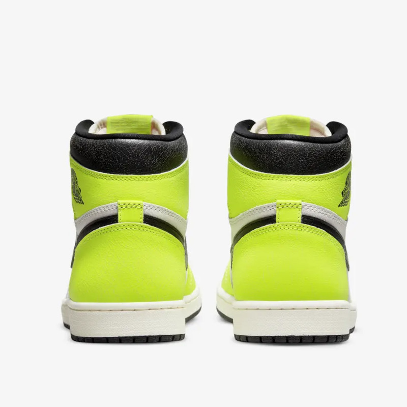 Jual Sepatu Sneakers Air Jordan Aj 1 Retro High Og Volt Original 555088-702 - hoopspoint.com