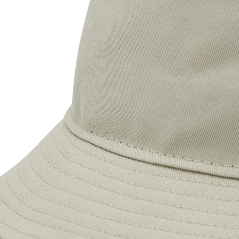 Jual Topi Sneakers New Era Tapered Bucket Essential White Original 60222227 - hoopspoint.com