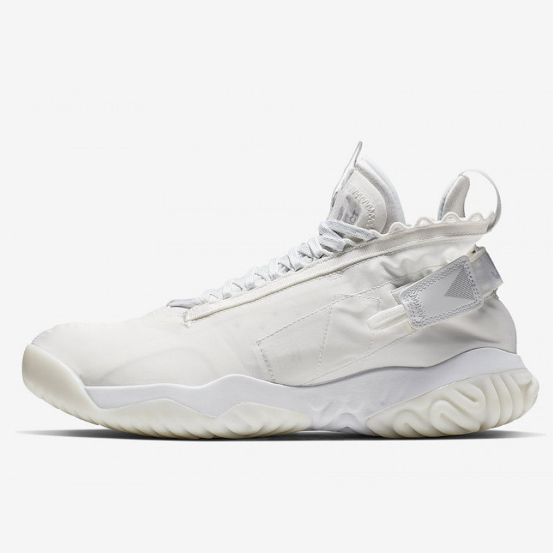 Beli Sepatu Basket Air Jordan Proto React White Original Bv1654-101