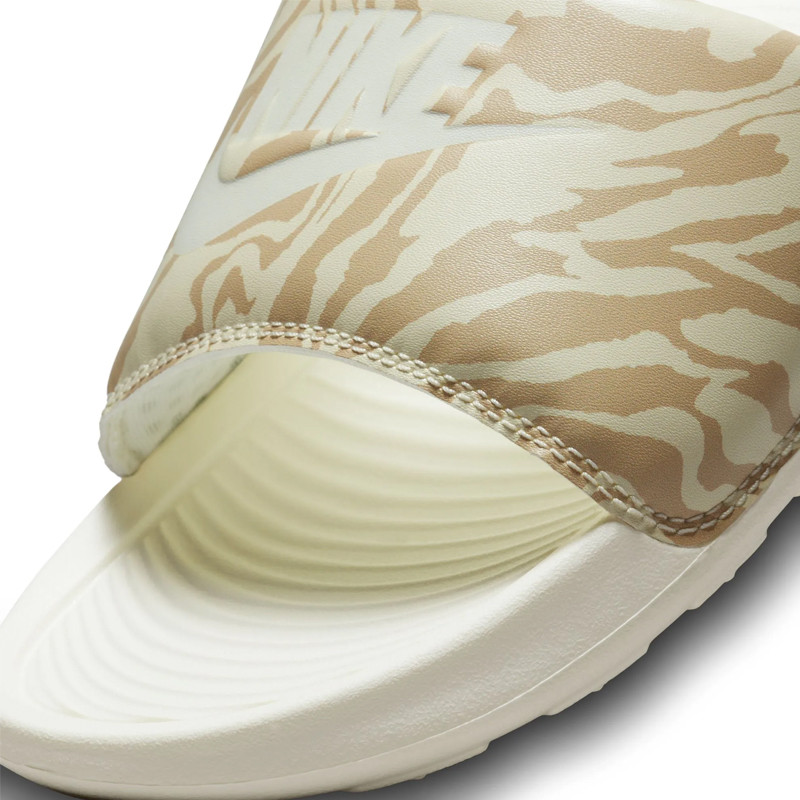 Jual Sandal Sneakers Nike Victori One Slide Print Cream Original Cn9676-105 - hoopspoint.com