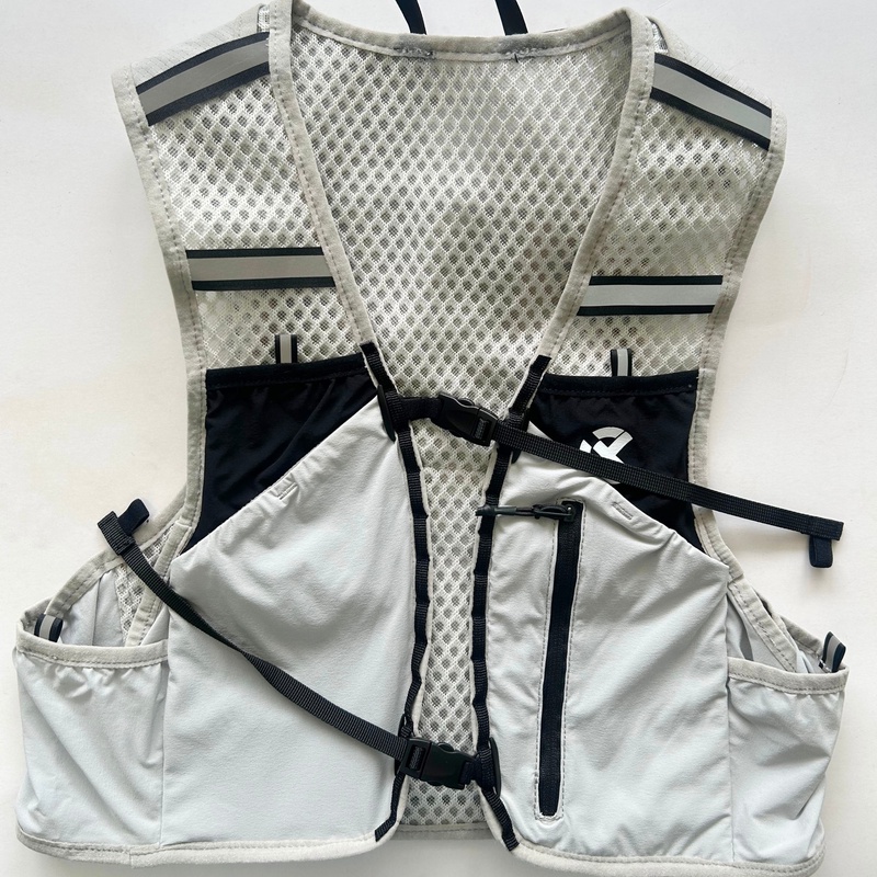 Jual Baju Lari Rechampx Hydration Backpack Vest 4L Light Grey - Black Original Cx-R430108-063 - hoopspoint.com