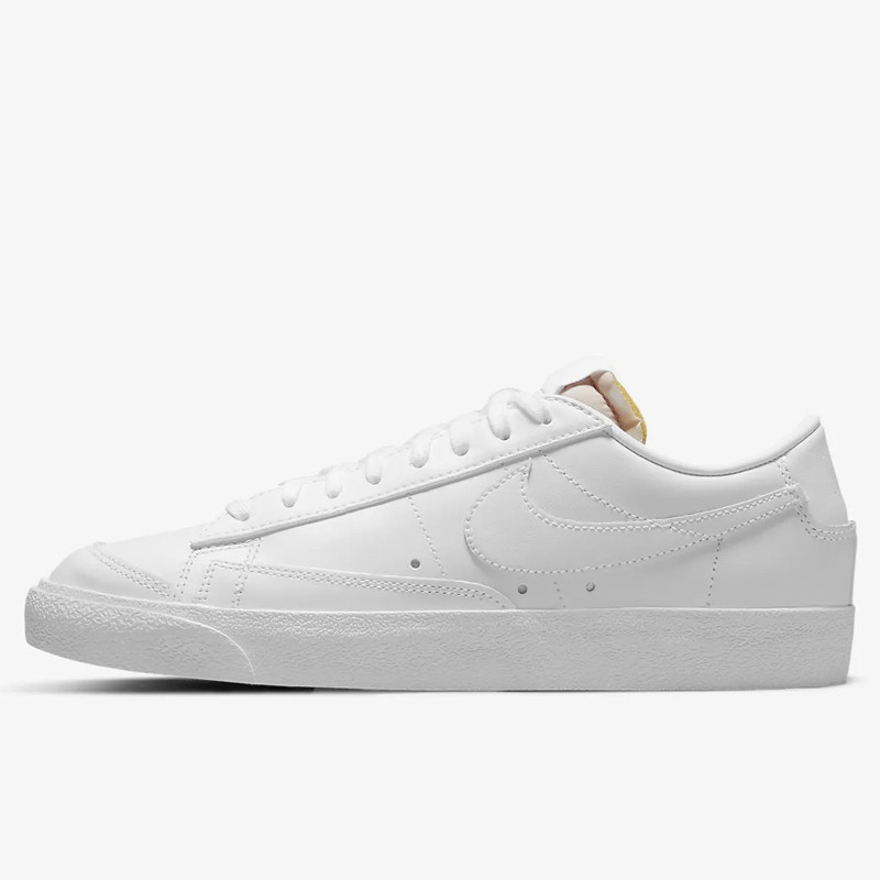 Jual Sepatu Sneakers Wanita Nike Wmns Blazer Low '77 White Original Dc4769-101 - hoopspoint.com