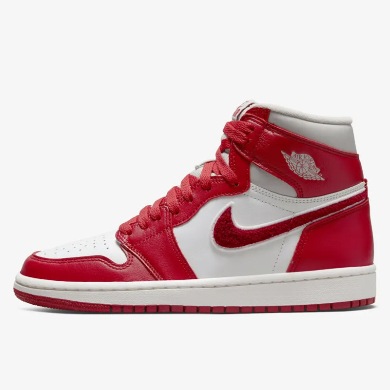 Jual Sepatu Sneakers Wanita Air Jordan Wmns Aj 1 Retro High Og Varsity Red Original Dj4891-061 - hoopspoint.com