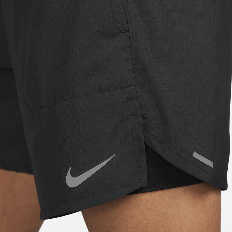 Jual Celana Lari Nike Dri-Fit Stride 18Cm 2-In-1 Shorts Black Original Dm4760-010 - hoopspoint.com