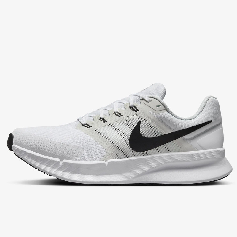 Jual Sepatu Lari Nike Run Swift 3 White Original Dr2695-102 - hoopspoint.com