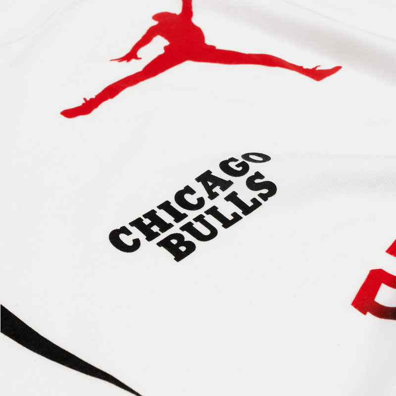 Jual Baju Basket Air Jordan Chicago Bulls Courtside Statement Edition Tee White Original Dv5716-100 - hoopspoint.com