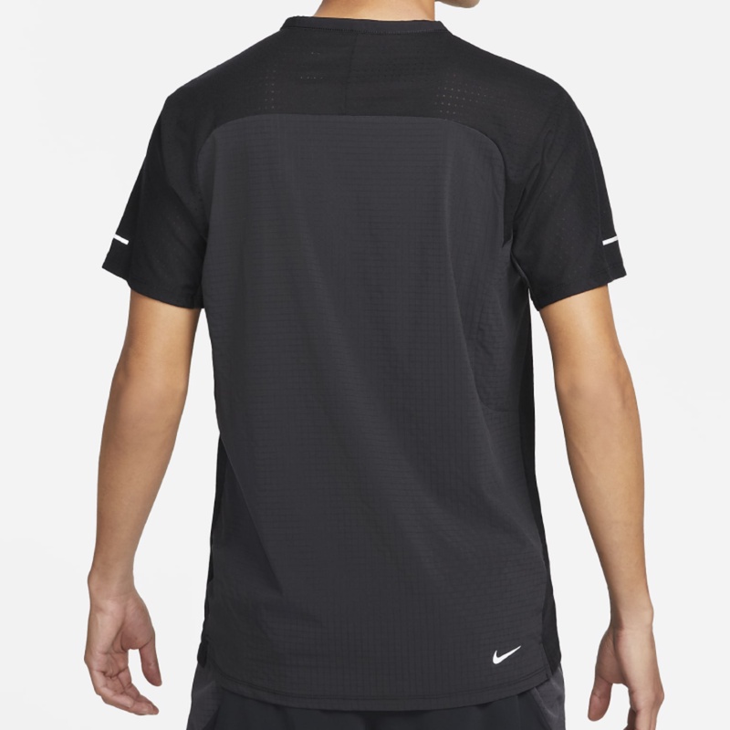Jual Baju Trail Nike Dri-Fit Trail Solar Chase Tee Black Original Dv9306-010 - hoopspoint.com