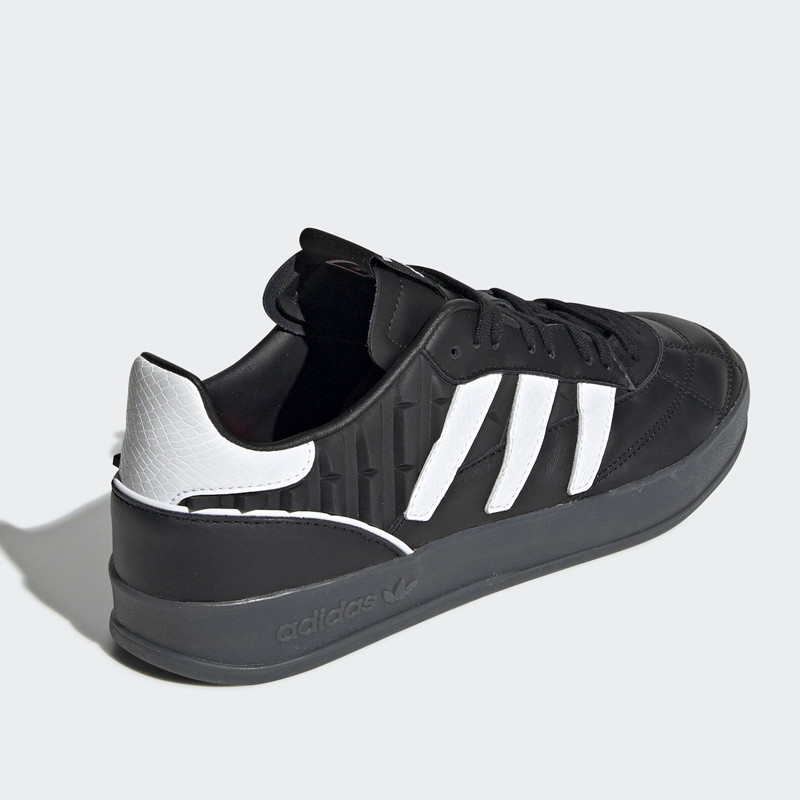 Jual Sepatu Sneakers Adidas Sobakov P94 Core Black Original Ee5646 - hoopspoint.com