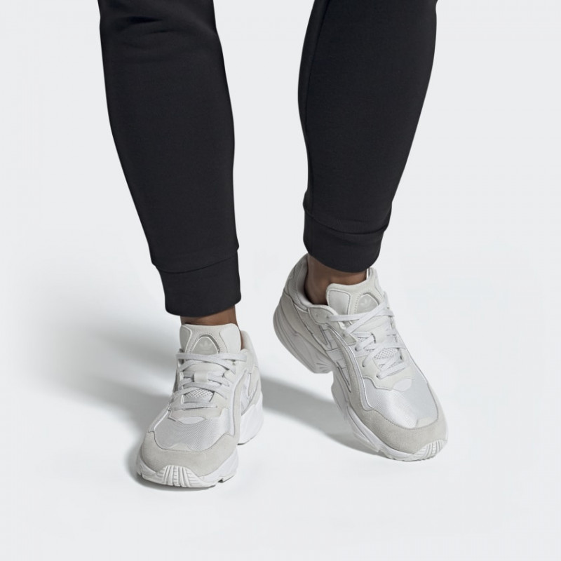 Jual Sepatu Sneakers Adidas Yung-96 Chasm Crystal White Original Ee7238 - hoopspoint.com