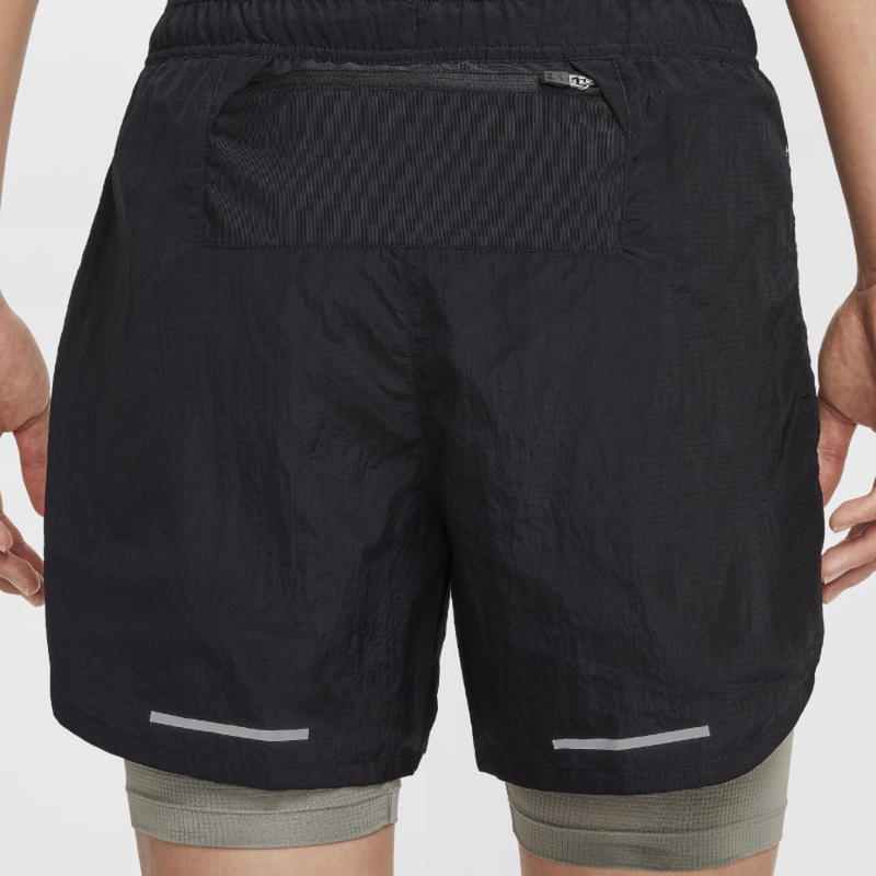 Jual Celana Lari Nike Stride Division Dri-Fit Water-Repellent 2-In-1 Shorts Black Original Fz1136-010 - hoopspoint.com