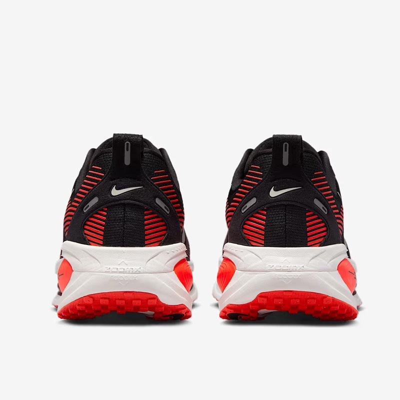 Jual Sepatu Lari Nike Vomero 18 Black - Bright Crimson - Team Red - Summit White Original Hm6803-008 - hoopspoint.com