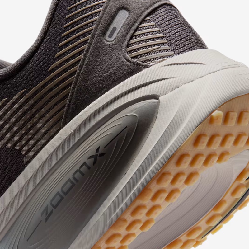 Jual Sepatu Lari Nike Vomero 18 Medium Ash Original Hm6803-215 - hoopspoint.com