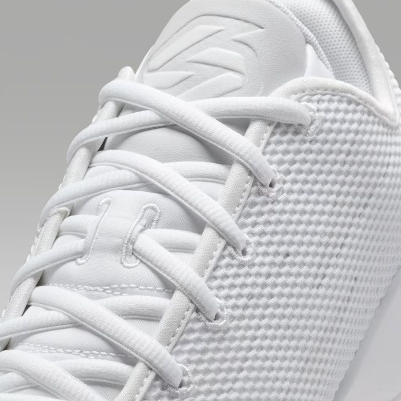 Jual Sepatu Basket Air Jordan Luka .77 Pf Triple White Original If1611-100 - hoopspoint.com