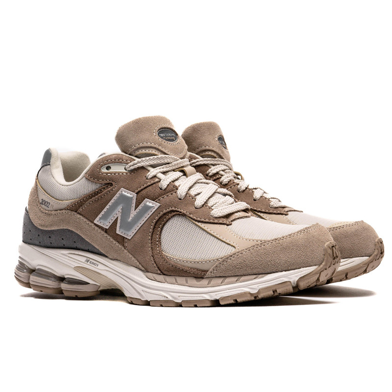 Jual Sepatu Sneakers New Balance 2002R Beige Original M2002Rsi - hoopspoint.com