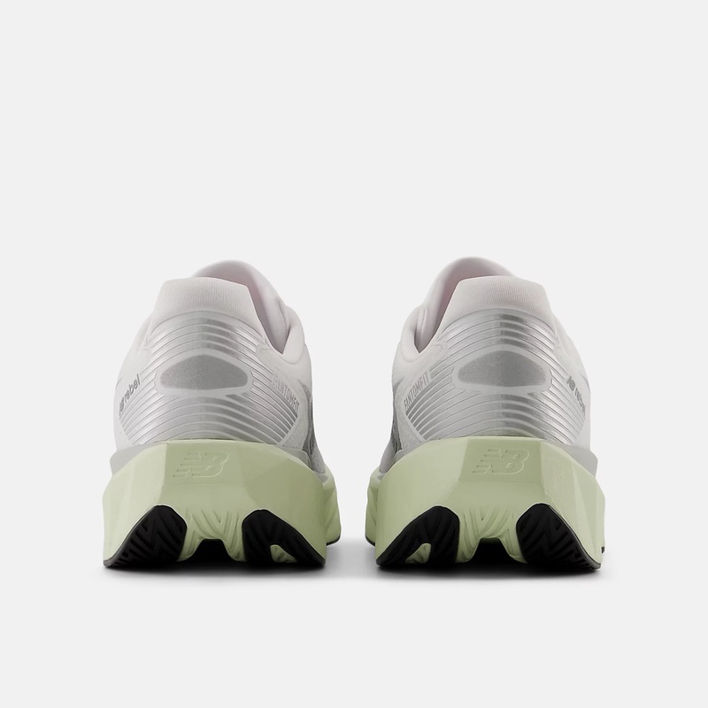 Jual Sepatu Lari New Balance Fuelcell Rebel V5 Raincloud Original Mfcxld5 - hoopspoint.com