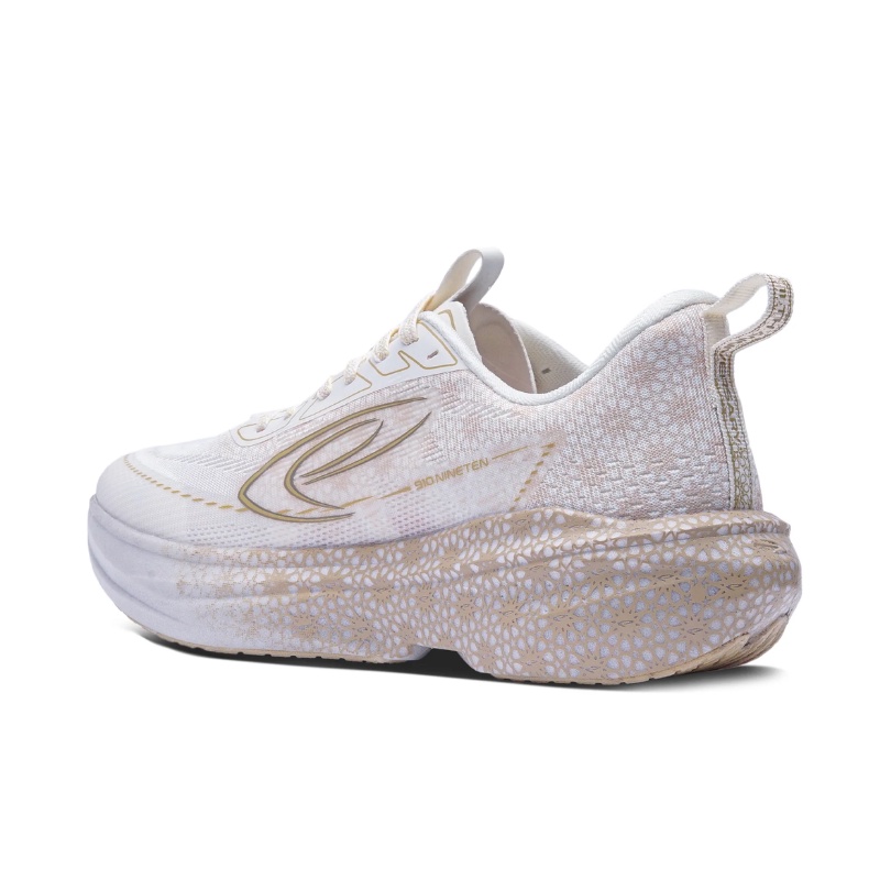 Jual Sepatu Lari Nineten Aurorun 2.0 11Th Anniversary Putih Beige-Emas Original N554657654676 - hoopspoint.com