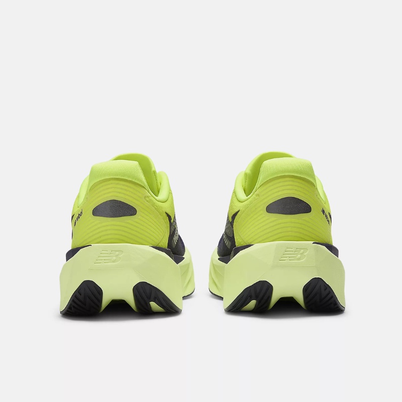 Jual Sepatu Lari Wanita New Balance Wmns Fuelcell Rebel V5 Alkaline Green Original Wfcx3Pe - hoopspoint.com