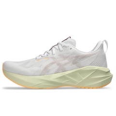 Beli Sepatu Lari Asics Novablast 5 Standard White - Fawn Original 1011B974.101
