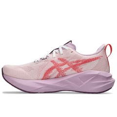 Beli Sepatu Lari Wanita Asics Wmns Novablast 5 Coral Reef Original 1012B765.101